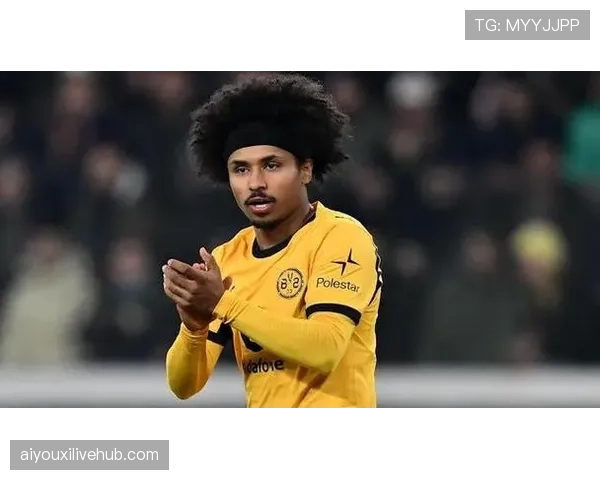 伤情更新：多特蒙德宣布阿德耶米肌肉轻微拉伤，将缺席周末比赛，球队反击速度受损